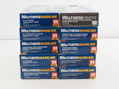 Lot 199 - A group of WALTHERS MAINLINE/PROTO HO gauge...