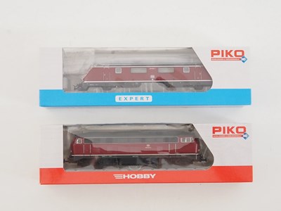 Lot 202 - A pair of PIKO HO gauge German outline diesel...