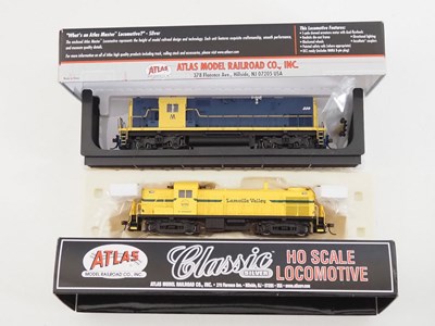 Lot 205 - A pair of ATLAS HO gauge American outline...