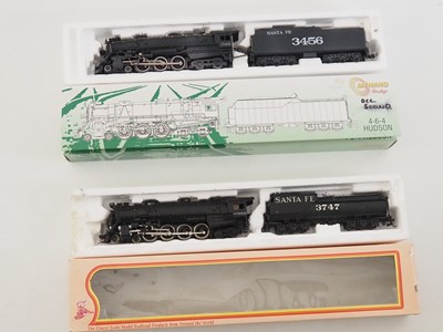 Lot 226 - A pair of MEHANO/IHC HO gauge American outline...