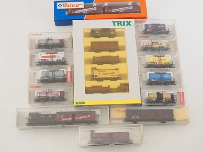 Lot 231 - A group of HO gauge German outline rolling...