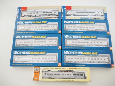 Lot 243 - A group of HO gauge American outline Budd...