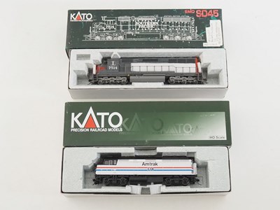 Lot 248 - A pair of KATO HO gauge American outline...