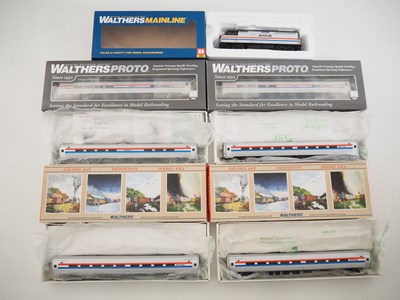 Lot 253 - A WALTHERS MAINLINE HO gauge American outline...