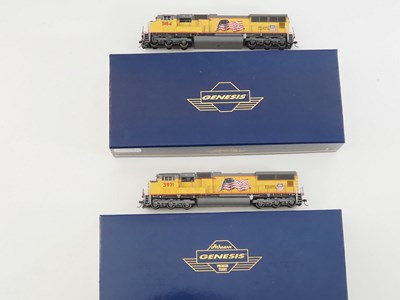 Lot 258 - A pair of GENESIS HO gauge American outline...