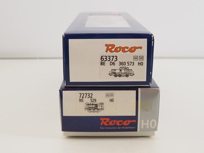 Lot 280 - A pair of ROCO HO gauge European outline...