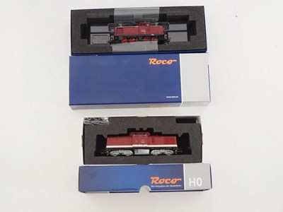 Lot 287 - A pair of ROCO HO gauge German outline diesel...