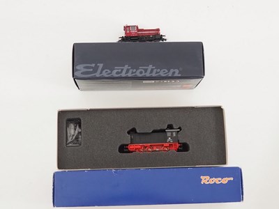 Lot 291 - A pair of HO gauge German outline diesel...