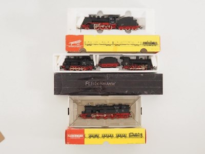 Lot 295 - A group of FLEISCHMANN HO gauge German outline...