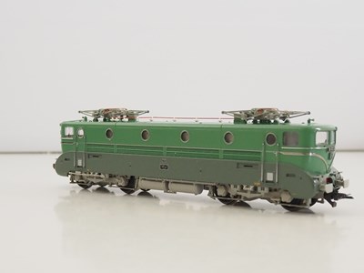 Lot 312 - A ROCO HO gauge French outline 63785 BB9000...