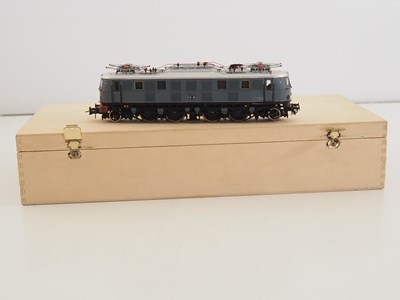 Lot 320 - A ROCO HO gauge German outline 43660 class E18...