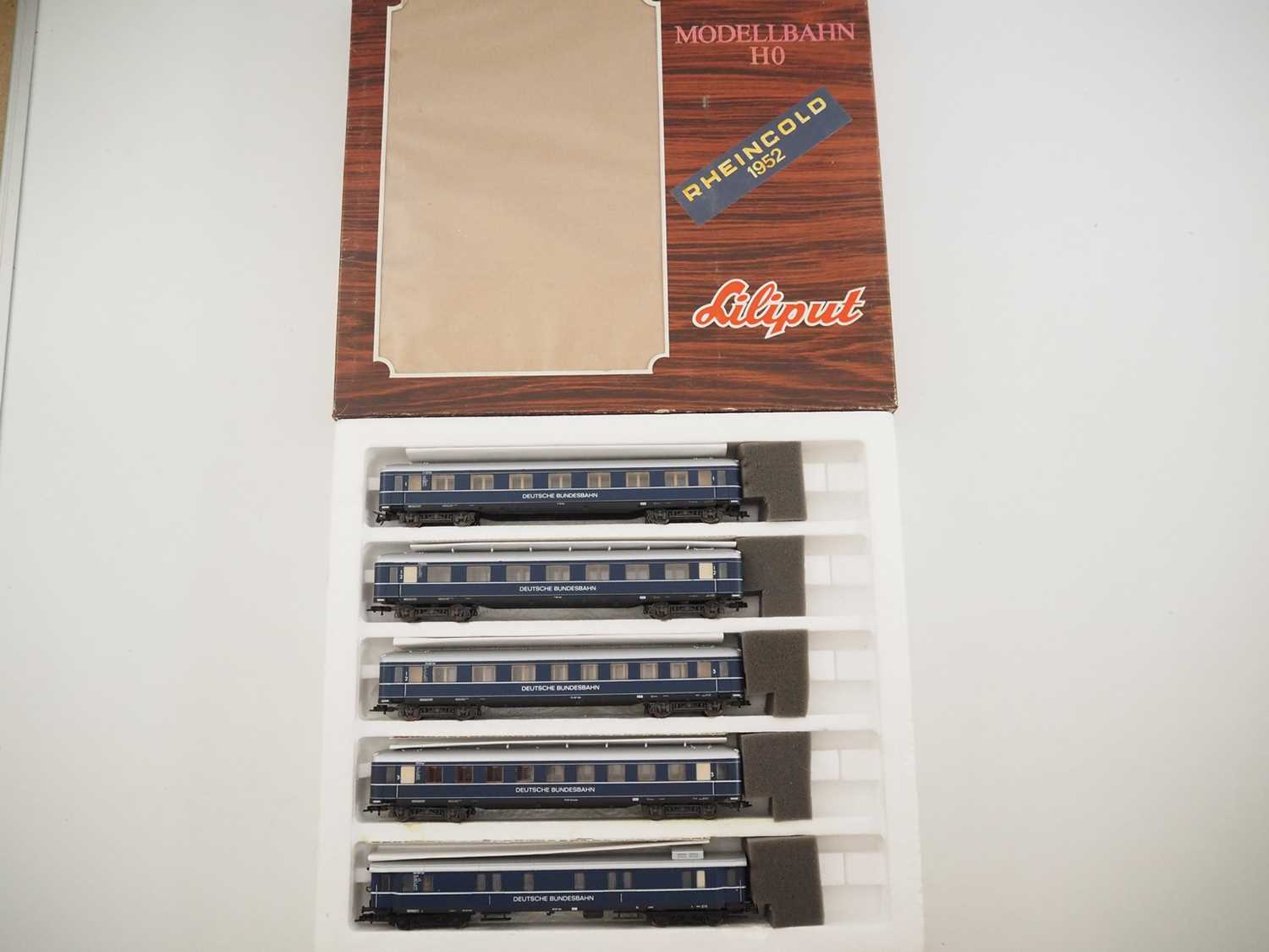 Lot 329 - A LILIPUT HO gauge German outline 833...