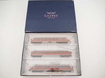 Lot 336 - A LILIPUT HO gauge German outline VT06 3-car...