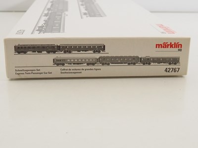 Lot 343 - A MARKLIN HO gauge 3-rail AC German outline...