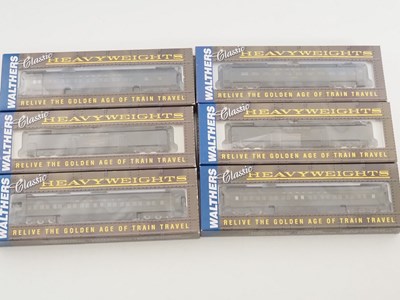 Lot 350 - A group of WALTHERS HO gauge American outline...