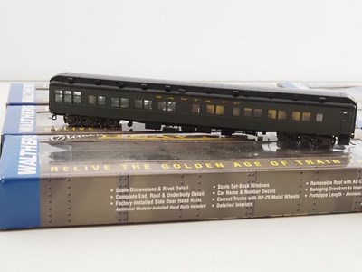 Lot 353 - A group of WALTHERS HO gauge American outline...