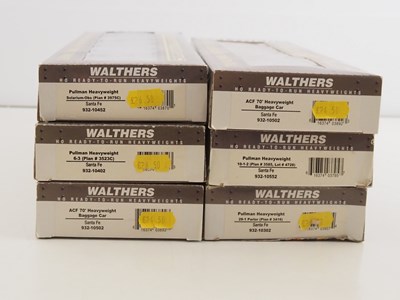 Lot 353 - A group of WALTHERS HO gauge American outline...