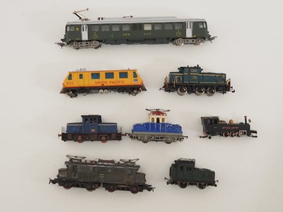 Lot 356 - A mixed group of HO gauge locos, railcars and...