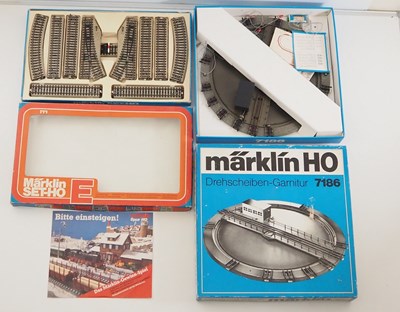 Lot 359 - A MARKLIN HO gauge 3-rail AC 5190 Set E track...