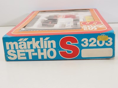 Lot 361 - A MARKLIN HO gauge 3-rail AC 3203 Starter...