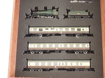 Lot 366 - A BACHMANN OO gauge 31-2000 limited edition...