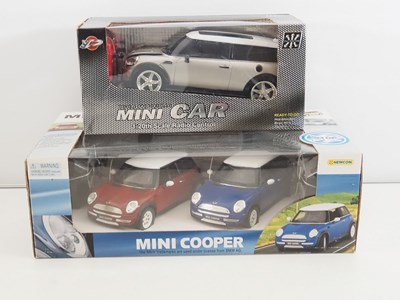 Lot 37 - A group of various scale diecast and radio...