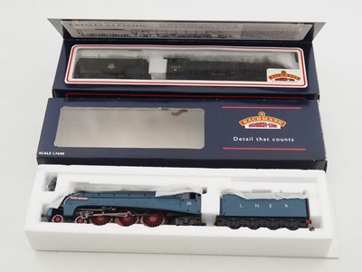 Lot 390 - A pair of BACHMANN OO gauge Class A4 steam...