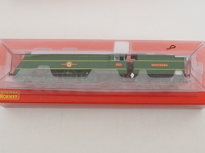 Lot 392 - A HORNBY OO gauge R3434 Merchant Navy class...