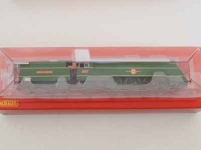 Lot 392 - A HORNBY OO gauge R3434 Merchant Navy class...