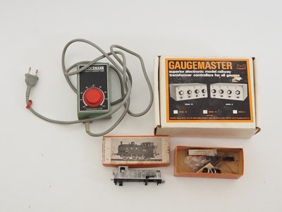 Lot 398 - A pair of OO / HO gauge model railway...