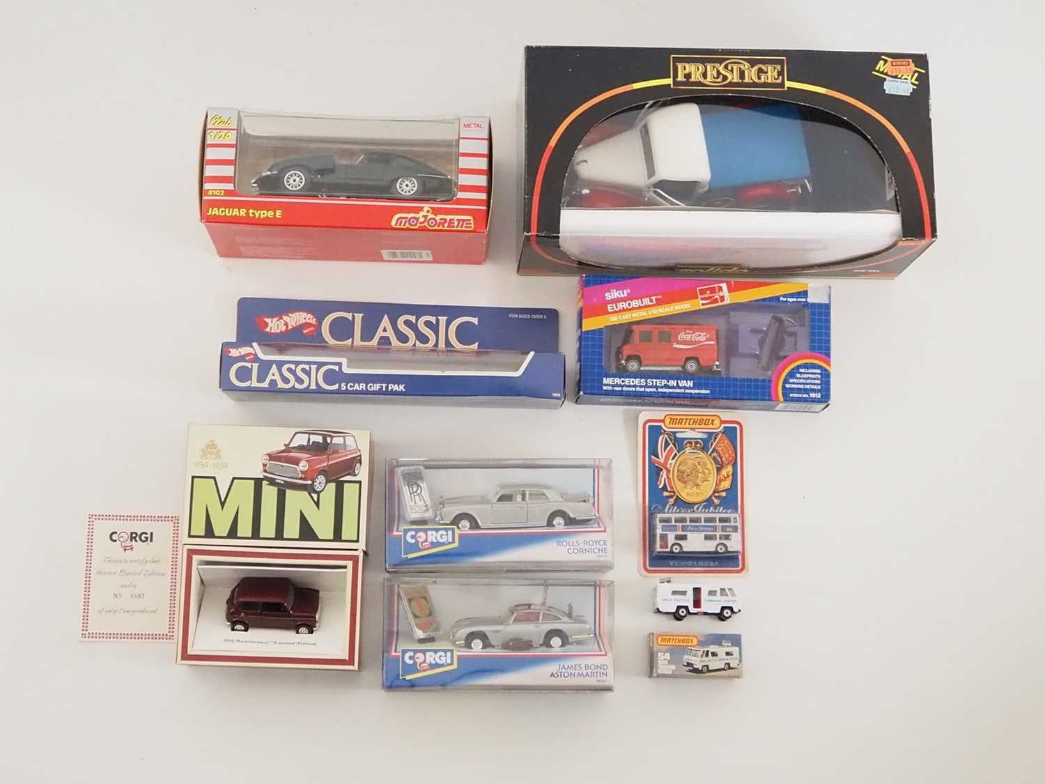 Lot 4 - A mixed group of boxed diecast by MATCHBOX,...