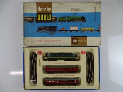 Lot 450 - A HORNBY DUBLO 2034 'The Royal Scot' Passenger...