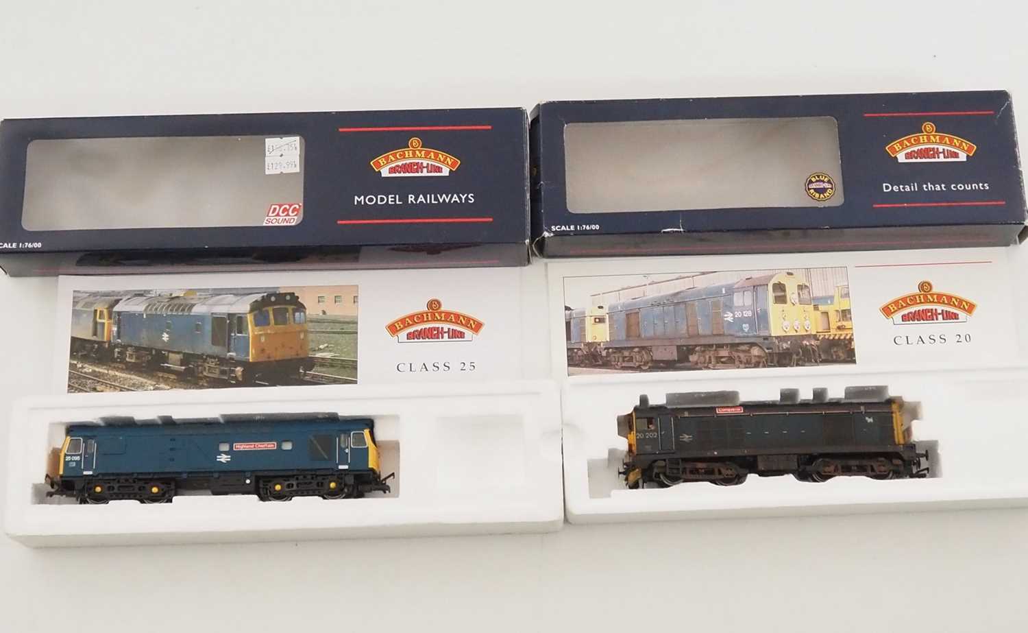 Lot 405 - A pair of OO gauge diesel locomotives in BR...