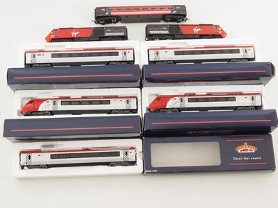 Lot 407 - A BACHMANN OO gauge 5-car class 220 Voyager...