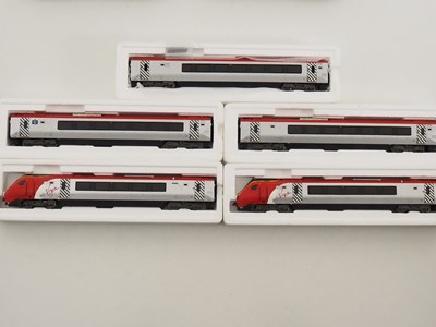 Lot 407 - A BACHMANN OO gauge 5-car class 220 Voyager...