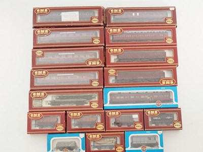 Lot 430 - A group of AIRFIX OO gauge coaches and wagons...