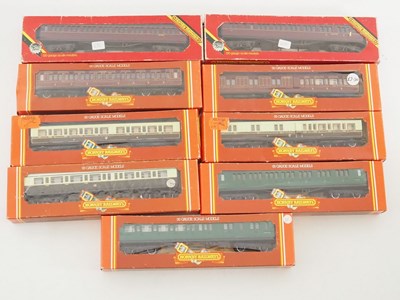 Lot 432 - A group of HORNBY OO gauge passenger coaches...