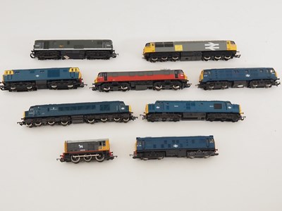 Lot 448 - A group of OO gauge unboxed diesel and...