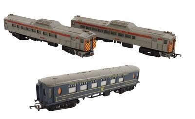 Lot 451 - A TRI-ANG OO gauge Transcontinental Budd...