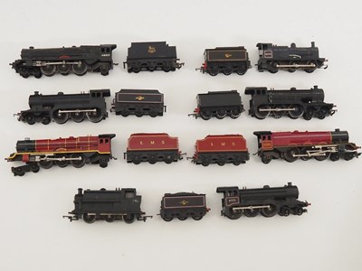 Lot 465 - A group of OO gauge TRI-ANG unboxed steam...