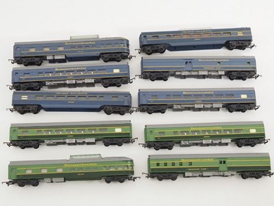 Lot 469 - A group of unboxed OO gauge TRI-ANG...