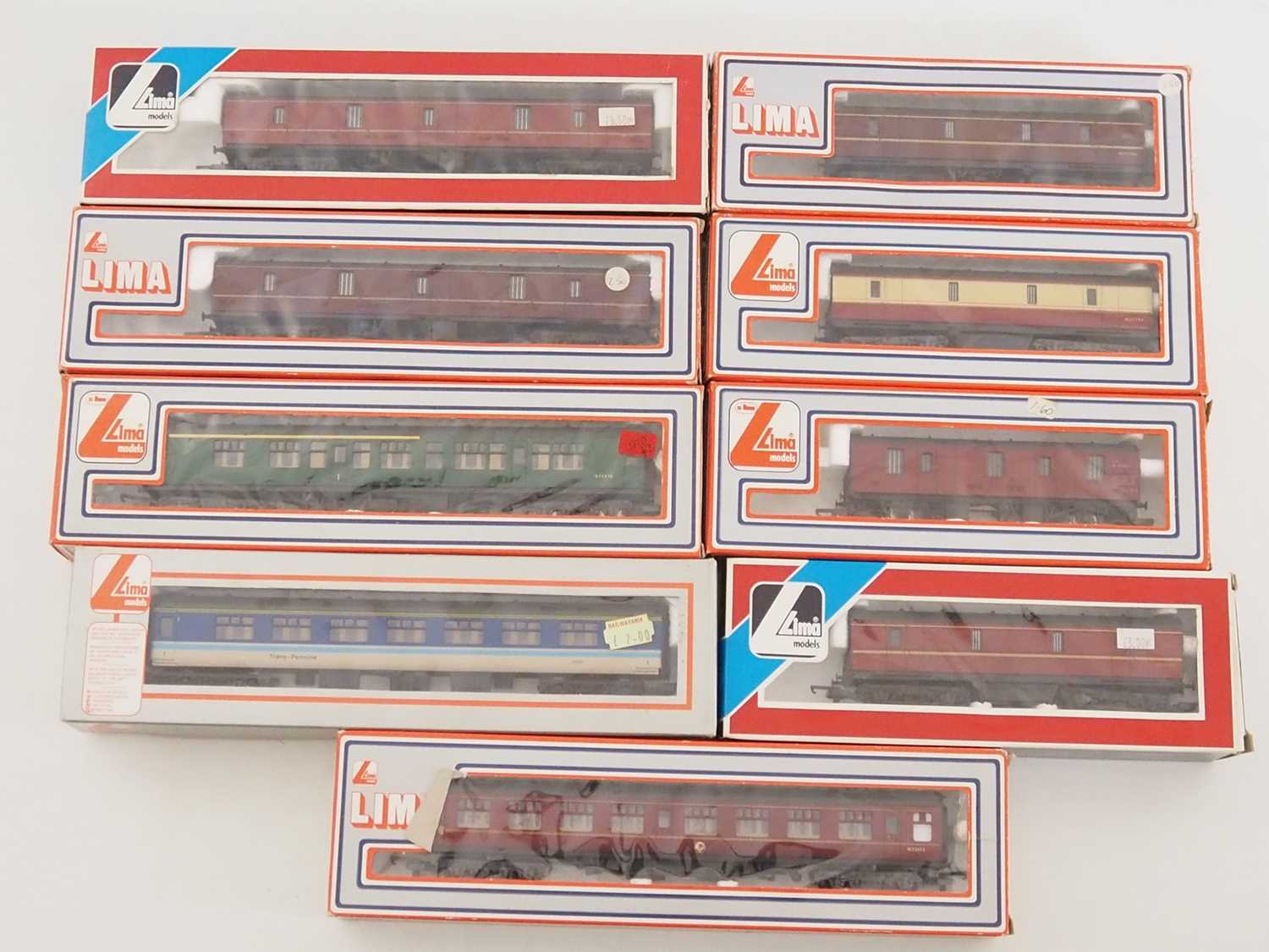 Lot 521 - A group of LIMA OO gauge passenger coaches in...