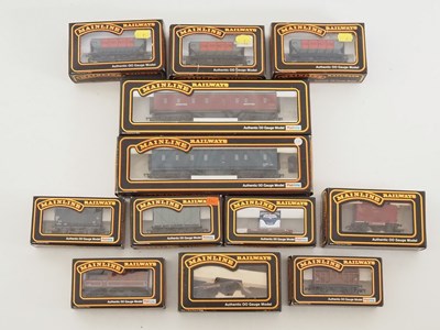 Lot 533 - A group of MAINLINE OO gauge mixed wagons and...