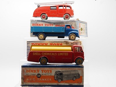 Lot 54 - A group of DINKY Toys comprising a 932 Comet...