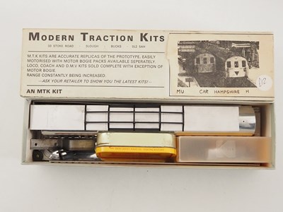 Lot 547 - A group of OO gauge unbuilt/part built/fully...