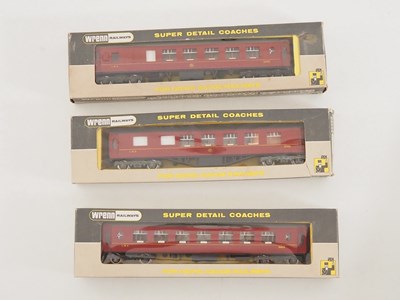 Lot 591 - A set of WRENN OO gauge Pullman cars in LMS...