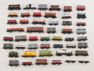 Lot 594 - A large quantity of unboxed OO gauge wagons by...