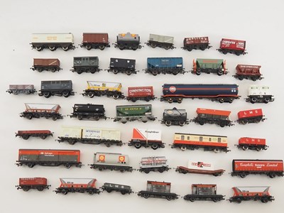 Lot 595 - A large quantity of unboxed OO gauge wagons by...