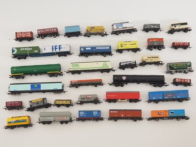 Lot 596 - A large quantity of unboxed OO gauge wagons by...