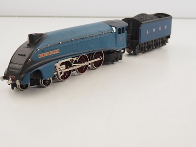 Lot 599 - A WRENN OO gauge W2212 Class A4 steam...